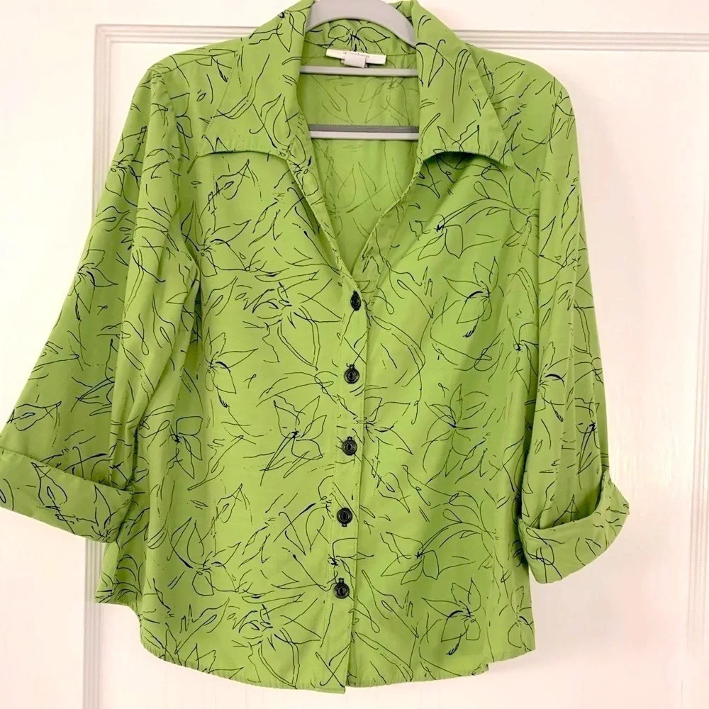 3/$25 NWOT Dress Barn button down shirt, M